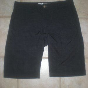 BKE Brand  HYBRID  Standard Fit  Black   Bermuda   Shorts   Size 33  NWOT